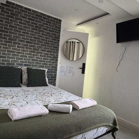 Airport Room Лиссабон Экстерьер фото