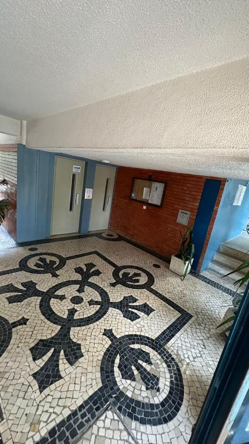 Airport Room Лиссабон Экстерьер фото