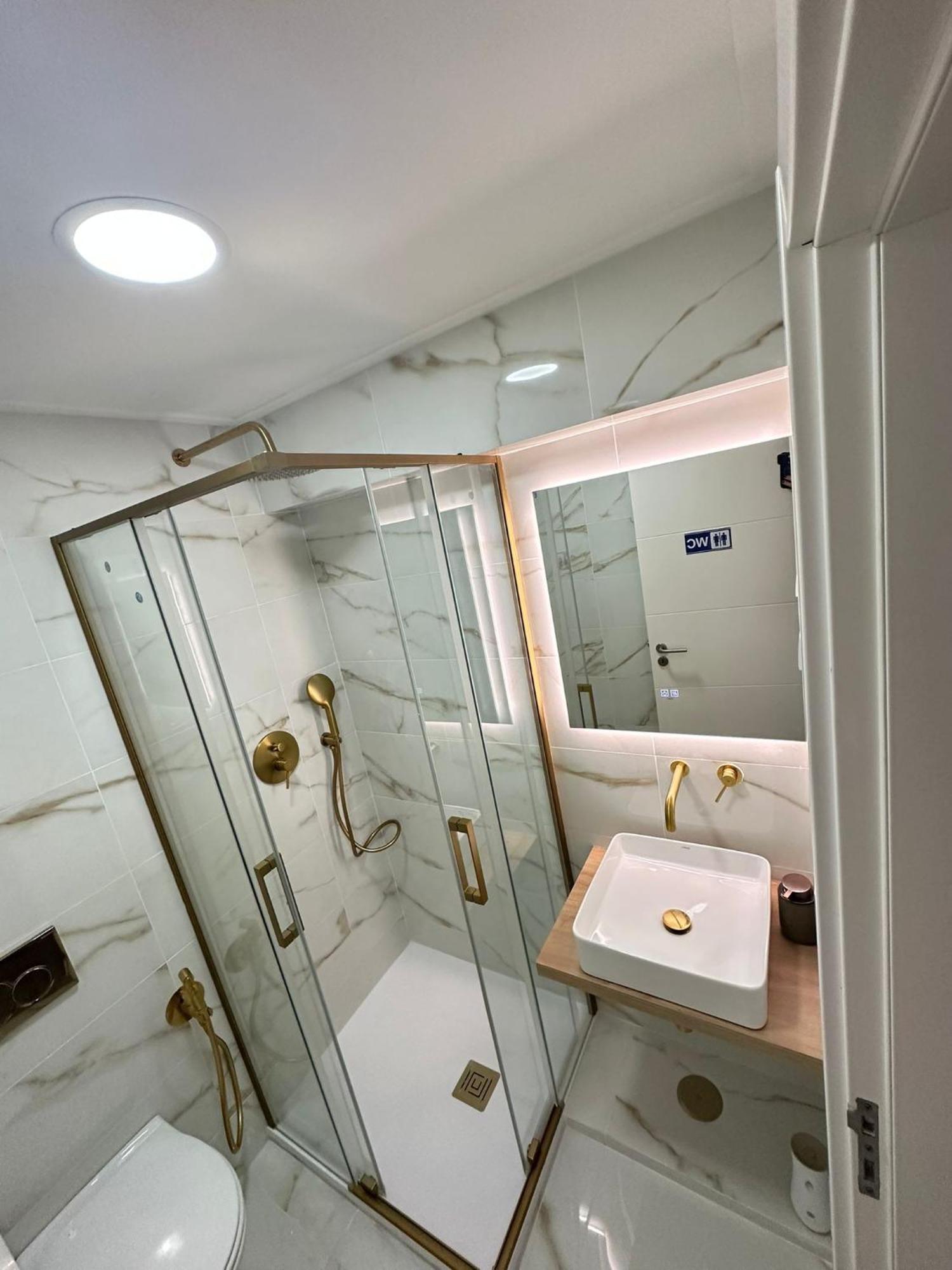 Airport Room Лиссабон Экстерьер фото