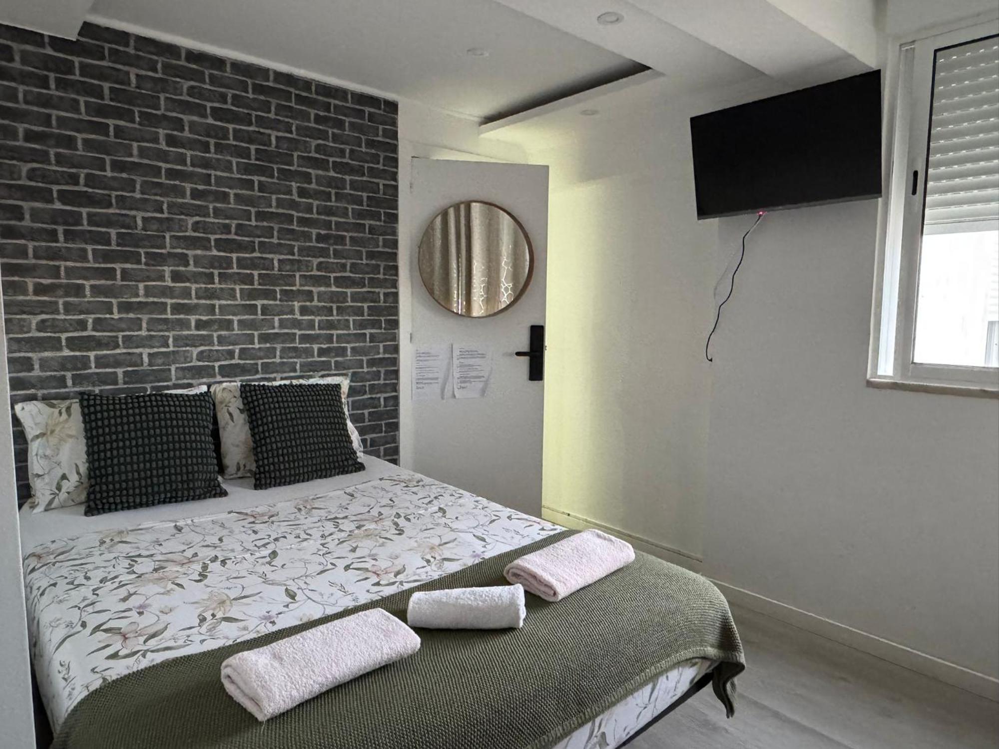 Airport Room Лиссабон Экстерьер фото
